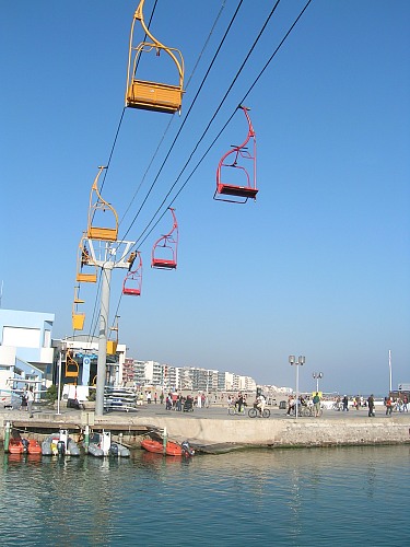 Palavas les flots (Hérault)
Chair lift on the canal
Küste - Strand, Tourismus
